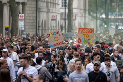 Tausende bei Protesten gegen Corona-Maßnahmen in London