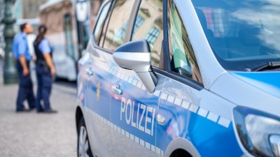Bewaffneter Mob will nach Maskenpflicht-Streit Berliner Imbiss stürmen