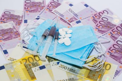 Gefälschte Impfstoffe, giftige Handgels: Das Geschäft mit den Corona-Schutzprodukten