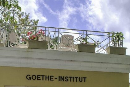 Proteste gegen Schließungsplan für Goethe-Institute