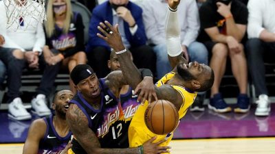 NBA-Playoffs: Lakers kassieren Klatsche: Schröder droht Aus