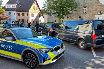 Neugeborenes auf Wiese in Bayern gefunden
