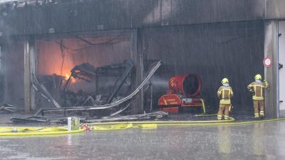Millionenschaden bei Brand in Depot für Elektrobusse
