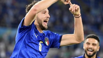 Italien löst das Achtelfinal-Ticket