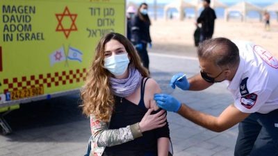 Israelischer Beamter: „Hälfte der positiv auf Corona Getesteten waren geimpft“