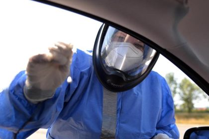 Quarantäne und zweifache Testpflicht: Politiker fordern strengere Regeln für Urlaubs-Rückkehrer