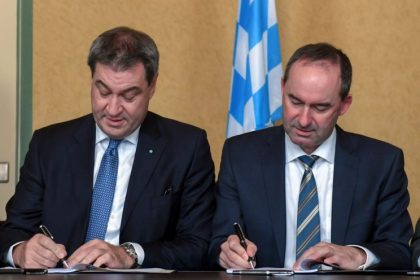 Söder setzt Aiwanger öffentlich unter Impfdruck – der bleibt bei „persönliche Entscheidung“