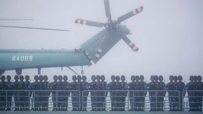 China baut offenbar maßstabsgetreue Nachbildungen von US-Kriegsschiffen
