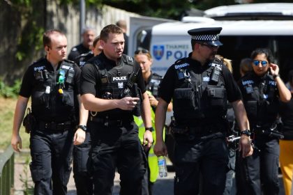 Frau mit „Charlie Hebdo“-T-Shirt in London mit Messer angegriffen