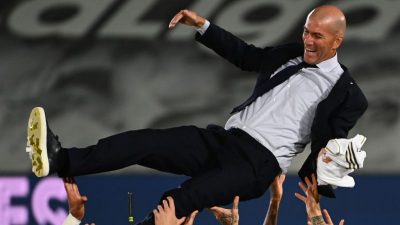 Trikot von Ex-Fußballstar Zidane für mehrere Tausend Dollar versteigert