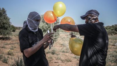 Israel reagiert mit Luftangriffen auf Brandballons aus dem Gazastreifen