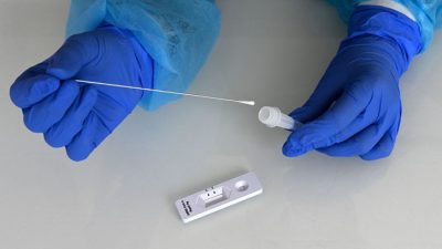 Schleswig-Holstein entbindet geimpfte Schüler von Testpflicht