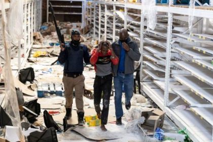 Tödliche Ausschreitungen in Südafrika nach Verhaftung des ehemaligen Präsidenten Zuma