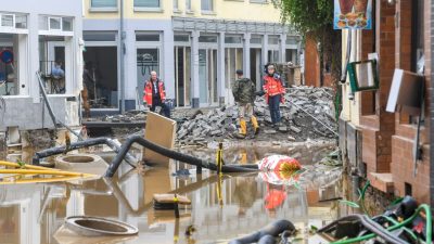 Flutgebiet: Anlaufstelle der freiwilligen Helfer in der Schule Ahrweiler geräumt – Arzt ist fassungslos