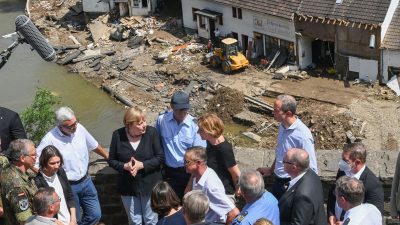 Merkel in Katastrophenregion eingetroffen