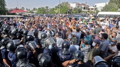 Internationale Sorge um Tunesiens Demokratie nach Entmachtung von Regierung
