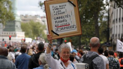 Mehr als 200.000 Franzosen demonstrieren gegen Gesundheitspass und Impfpflicht