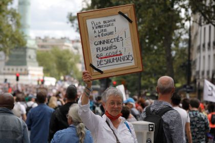Mehr als 200.000 Franzosen demonstrieren gegen Gesundheitspass und Impfpflicht
