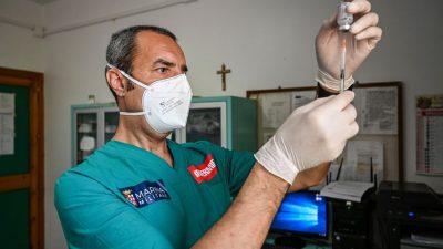 Italien: Medizinisches Personal reicht Sammelklage gegen Corona-Impfpflicht ein