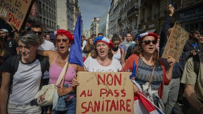 Über 100.000 Demonstranten: Proteste in ganz Frankreich gegen neue Corona-Maßnahmen