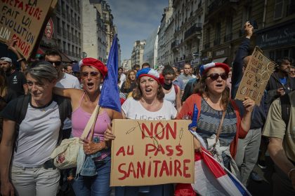 Über 100.000 Demonstranten: Proteste in ganz Frankreich gegen neue Corona-Maßnahmen