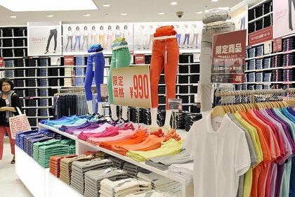 Modekette Uniqlo weist Vorwürfe wegen Uiguren-Zwangsarbeit zurück