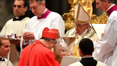 Vatikangericht erhebt Anklage gegen Kardinal und zehn Verdächtige wegen Immobiliengeschäft