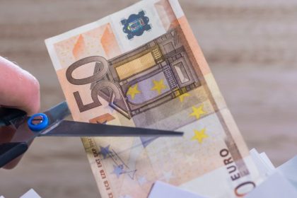 Banken in der Krise: Kunden sollen mehr zahlen – Negativzinsen, Strafzinsen, „Verwahrentgelt“ 