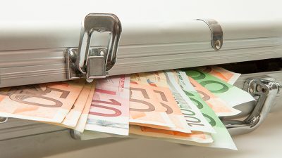 Mitarbeiterin von Bremer Geldtransportfirma stiehlt mehrere Millionen Euro