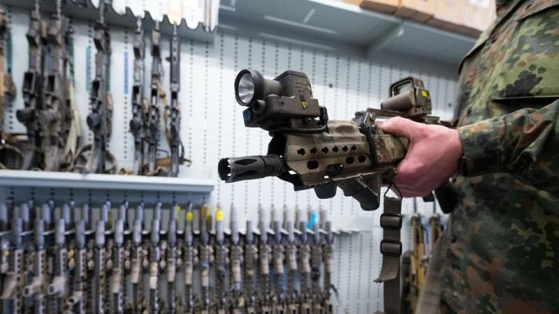 Sturmgewehr-Auftrag: Kartellamt kritisiert Beschaffungsamt der Bundeswehr