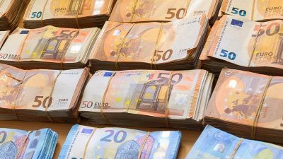 Angst vor langer Rezession: Unternehmen bunkern 765 Milliarden Euro an Bargeld
