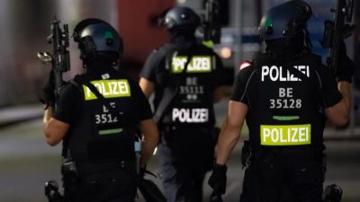 Schüsse und Messerstiche auf Baumarkt-Parkplatz in Berlin