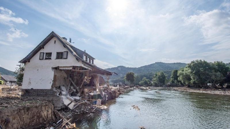 Kläranlagen im Ahrtal beschädigt: Landesbehörden raten vom Kontakt mit Ahr-Wasser ab
