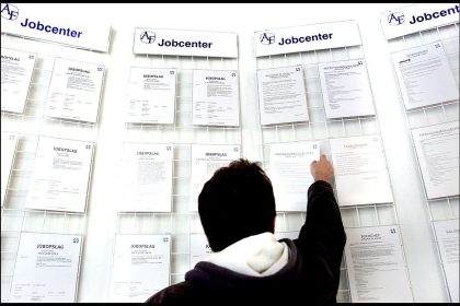 Weniger Jobangebote: Aktuell kommen rund 180 Arbeitslose auf 100 offene Stellen