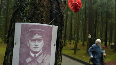 Massengrab aus Stalin-Ära in der Ukraine entdeckt