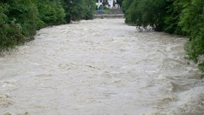 Unwetterfront verursacht teils erhebliche Schäden in Niederbayern