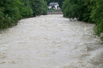 Unwetterfront verursacht teils erhebliche Schäden in Niederbayern