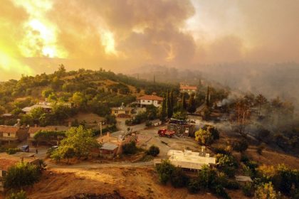 Neue Waldbrände in Griechenland und Türkei – teils Brandstifter am Werk