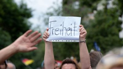 Corona-Demo Berlin: Hat Innensenator Geisel alle belogen? – Hygienekonzept oder nicht?