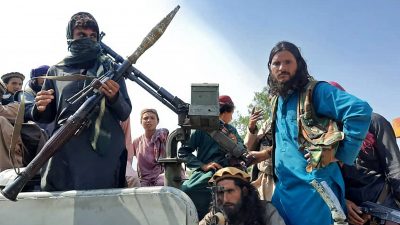 Afghanische Regierung kündigt „friedliche Machtübergabe“ an – Seehofer erwartet Flüchtlingswelle