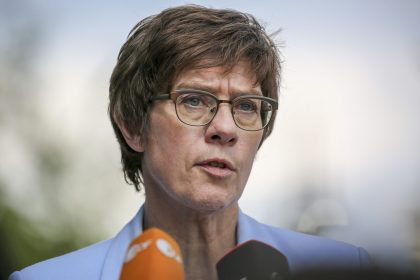 Bundeswehr fliegt mehr als 120 Menschen aus – AKK: „Wir nehmen alles mit, was in unsere Flugzeuge passt“