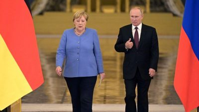 Merkel fordert bei Treffen mit Putin Freilassung von Nawalny