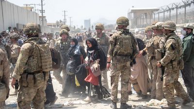 Taliban machen USA für Chaos am Kabuler Flughafen verantwortlich
