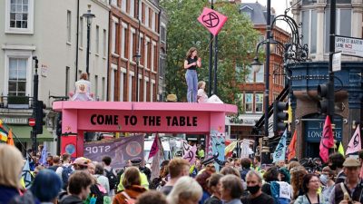 Klima-Aktivisten von Extinction Rebellion starten in London neue Proteste