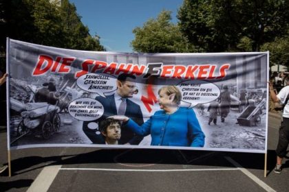 Bürgerprotest begleitet Gesundheitsminister Spahn bei Wahlkampftour