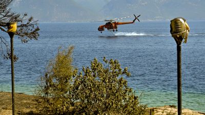 „Wir sind durch die Hölle gegangen“: Brände in Touristengebieten am Mittelmeer wüten weiter