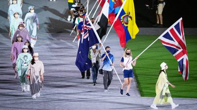 Olympioniken fahren heim – Japans Regierung in der Kritik