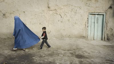 Ohne Burka unterwegs: Taliban erschießen Afghanin auf offener Straße