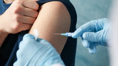 Thüringer Gesundheitsministerin gegen Druck beim Impfen