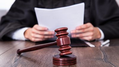 4.000 Dateien: Hoher Richter besorgt sich Kinderpornos aus Strafakten